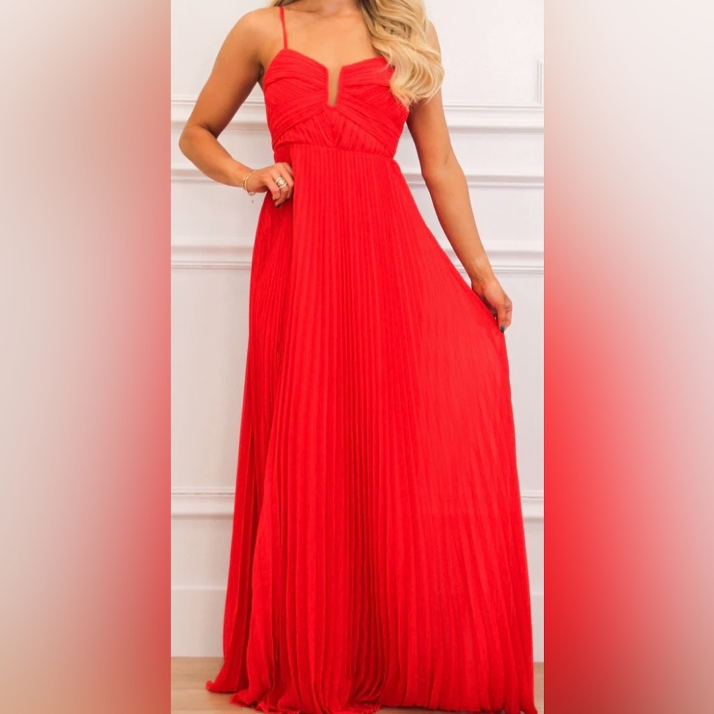 Stunning Red Pleated Maxi Dress | Elegant & Flattering